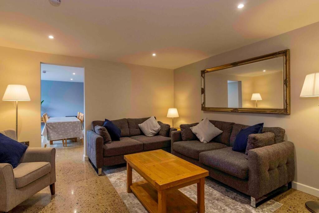 Wensleydale Halls Leyburn Extérieur photo